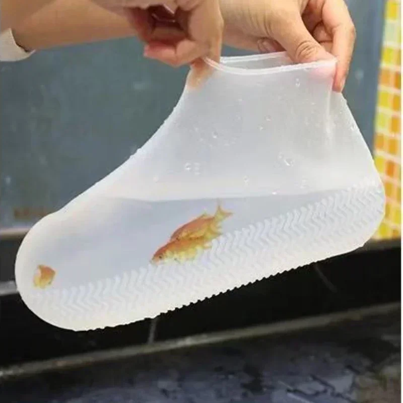 Latex WaterProof Shoe Covers U - Outdoor Adventure Gear 评论和价格